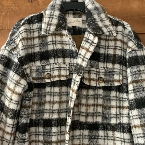 Universal Thread Brushed Plaid Shacket size medium - Picture 4 of 5